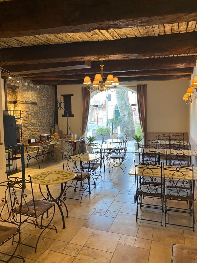 Châteaux Demeures Vallée de L'Arc Trets Exterior foto